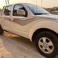 بيكب نيفارا موديل 2014 اوتوماتيك بيها الضربات اللي موضحة بالصور باللون...