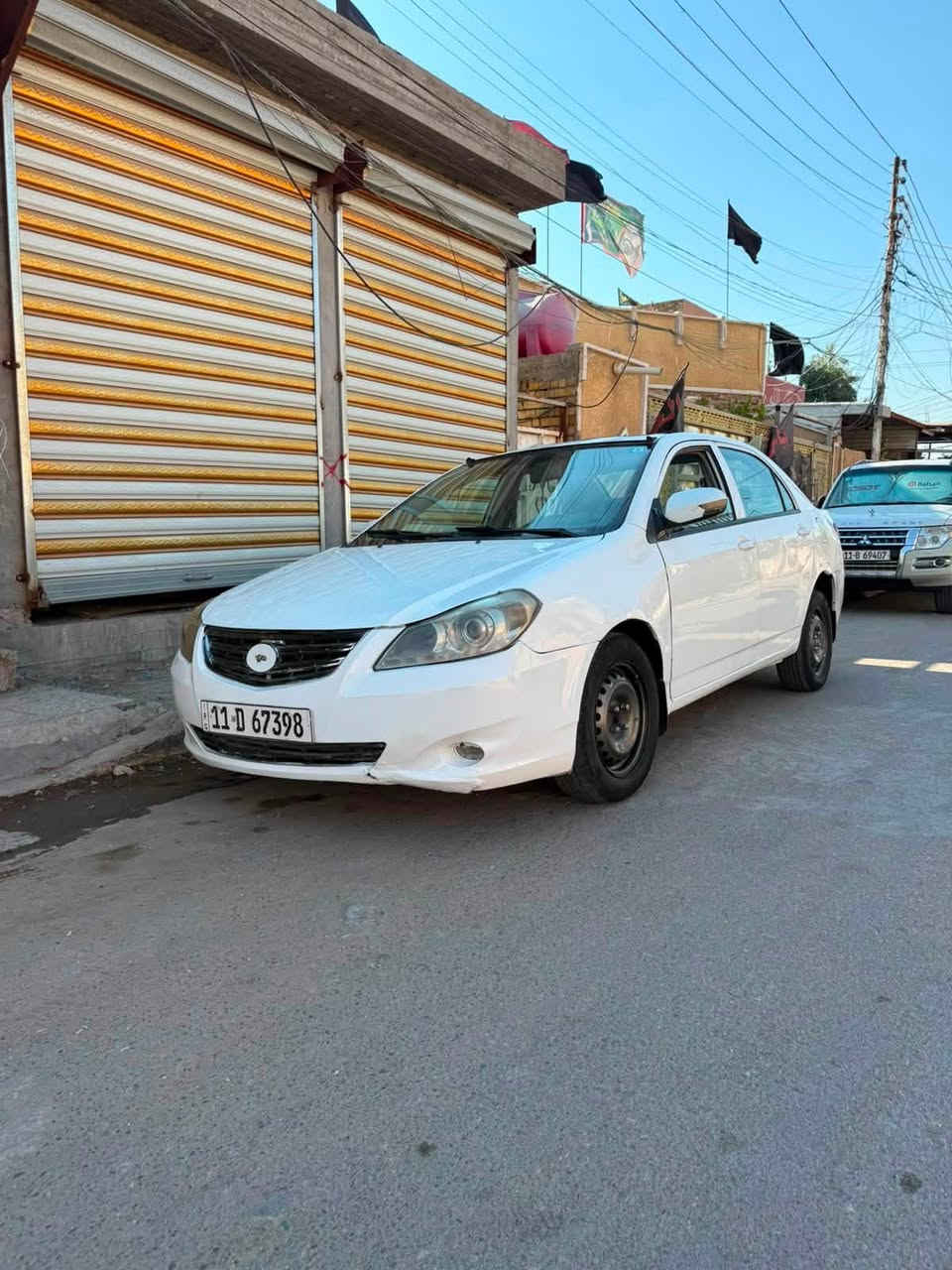 السلام عليكم BYD G3. 2013 خصوصي  ابيض محور كير ومحرك كورلا 1800 الحديث قبق اسود المرغوب بعدهي بل ضمان مكفوله ضربه وصبغ وتبديل سياره جاهزه ومابيها نقص صدر تبريد تخم تاير كله جديد بسمي شخصياً رقم بغداد 11 انكليزي هزه جديده سنويه 2031 سياره كامله وجاهزه على اخر حبايه وبسمي وسياره عدله ما مطخطخة مكينه مال كولا بيكاجيو 2013 حديثه بعدهي بل ضمان جاهزه من كلشي مكاني بغداد متواجد شوكت متحب اتصل وتامرني امر سعرها 55 وبيها مجال رقمي 
*********** 
الله شاهد سياره تسوى فلوسها وتعبان عليها وصارف عليها كلش هواي
