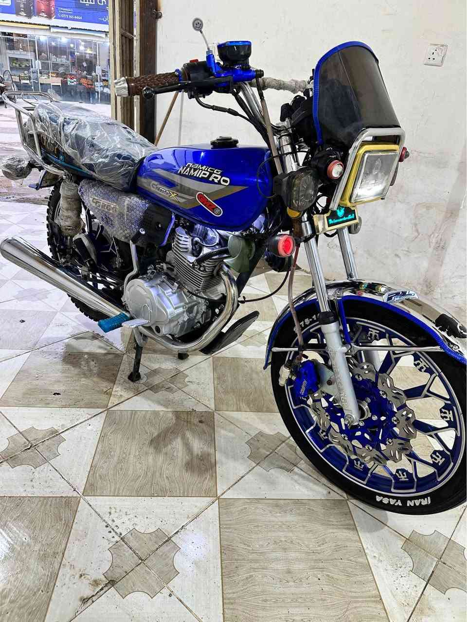 سڵاوی خوا لەماڵی هەموو لایەک هۆنزدا مەکینە 200گێڕ و مەکینە بە شەرت  مەکینەکەپس 2 سویچی بیلادی لەگەڵە مۆدێلی 2024 مەنەفێس ئەسڵی  ماڵەکە شتێکی جوان و پاکە هەموو کارەبایەت و گیانی بەشەرت نرخی 660 هەزار ماعمالە گەر مووشتەری نیت سەرمان مەئێشێنە 
شوێنم سلێمانی 
*********** السليمانية, العراق
