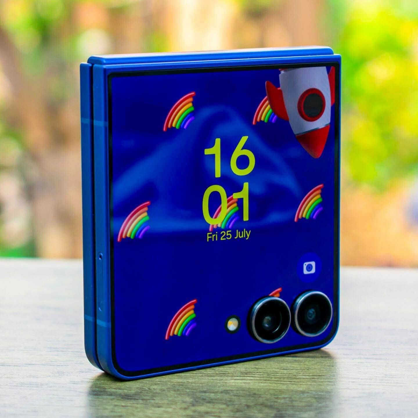 Samsung Galaxy Flip 7 512GB (5G)
Samsung Galaxy Flip 7 512GB (5G) 
سامسونك كالكسي زت فليب 7
 لون ازرق
 ذاكره ٥١٢ كيكا
 الجهاز نظيف كلش نظافة (١٠٠%)
 مشحون ١٥ مره
 اشتريته جديد من سعد فون بربيل ونسيت الكارتونهةهناك يعني بدون باكيت ويا كفر ماك سيف وشاحنه جديده 
مكاني بغداد الاعظمية
السعر ٨٥٠ الف وبي مجال مستعجل على بيعته
للبيع او المراوس بجهاز حديث
*********** واتساب
