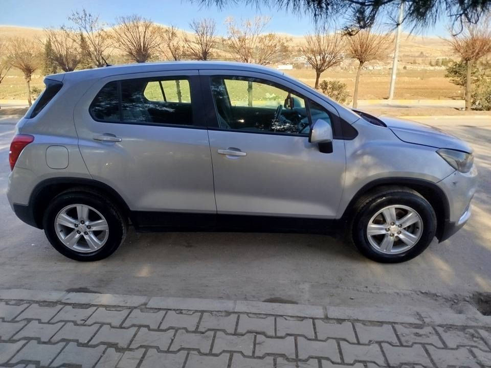 شؤفرليت تراكس خلجى سفرى ئيره يه ٢٠١٨ هيجى هيجى بيوه نيه نمونه يه له جوانى سه ياره ى ماله هيج نوقستانيه كى نيه ٣ ده سته له شه ريكه وه به ناو خؤمانه وه يه تا ٢٠٣١ تازه يه به شه رتى هه موو شتيك ته نها ١٤٥ هه زار رؤشتوه نرخى ١٠٦ كه ميك مجال ز.ت ***********
*********** السليمانية, العراق
