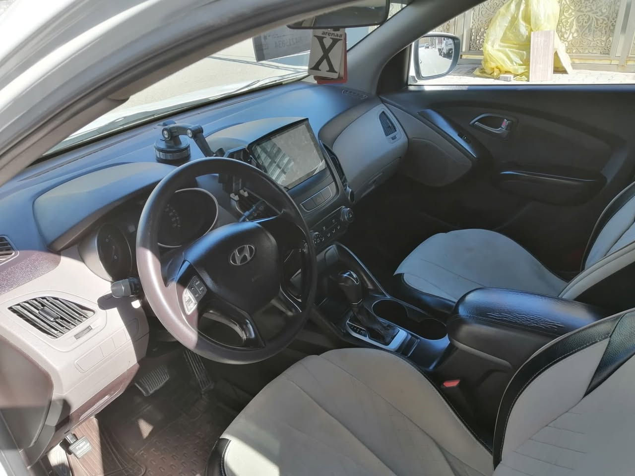 🚘 للبيع – هيونداي توسان 2015 | خليجي

📍 الموقع: بغداد 
📑 الرقم: بغداد
🔒 الحالة: مكفولة كفالة عامة من الصبغ (عدا بارد بسيط وبيها شخط بصفحه السياره مكفوله من اي حادث ) – السيارة جاهزة تفحص بيدك ✅

---

✨ المواصفات:

تبريد قطعتين أمامي + خلفي ❄️

محرك 2000cc اقتصادي ومتين

تحكم ستيرن + كاميرا خلفية 📷

شاشة وسطية صغيرة

تخم تايرات جدد 🆕

---

💰 السعر: اتصل على الأرقام وبيك خير وادلل
📞 للتواصل ‭٠٧٨٠ ٥٧٤ ٨٨٩٨‬
