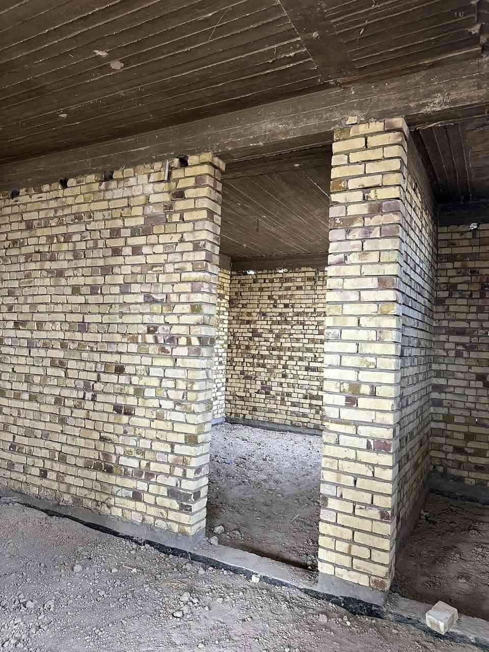 بيت للبيع طابقين 
الواجهيه 10نزال 20
العنوان ورديه خارج 
يتكون البيت الطابق الأول من غرفه ومطبخ وهول ومضيف الطابق الثاني يتكون من غرفتين وبلكونه الاستفسار امجد النافعي 
الرقم ***********
