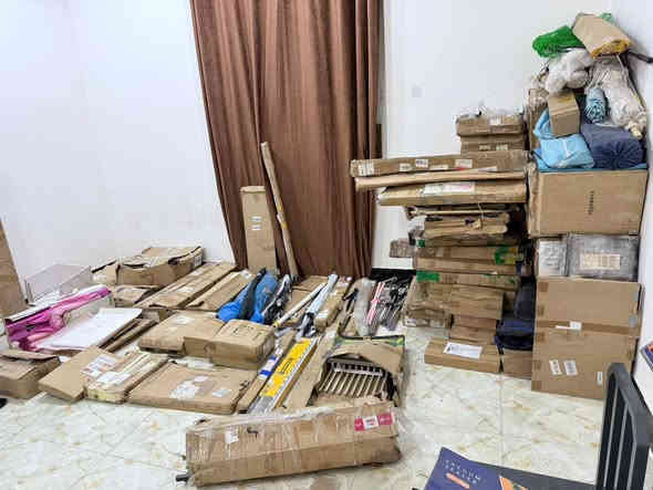 السلام عليكم بضاعه خشن امزون منزلي شلعه مرتبه 
وزن بضاعه كامل 314 كيلو 
سعر كيلو 3750 
فيديوات واضحه على واتساب ***********
شلعه بيها خبزه بضاعه تخبل وقطع خفيفه 
مكاني عماره الي يريد يجي ويأخذ واذا محافضات اكو توصيل واعتماد شراي يراسل واتساب وبي خير ويدلل
