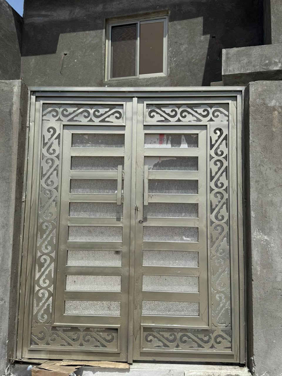 حدادة متنقله لعمل البيبان والشبابيك وعمل السقائف السندويج وسقائف الجينكو وصيانة البيبان القديمه وصبغ جميع انواع الحديد 
***********
الو عباس الحداد
