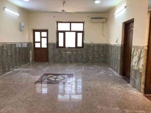 🏠للايجار مشتمل جديد
يحتوي على غرفتين ومطبخ وصالة وحمام 
الموقع تكريت حي الضباط مقابل مدرسة الغفران
السعر 300 الف 
للاستفسار ***********🏡
