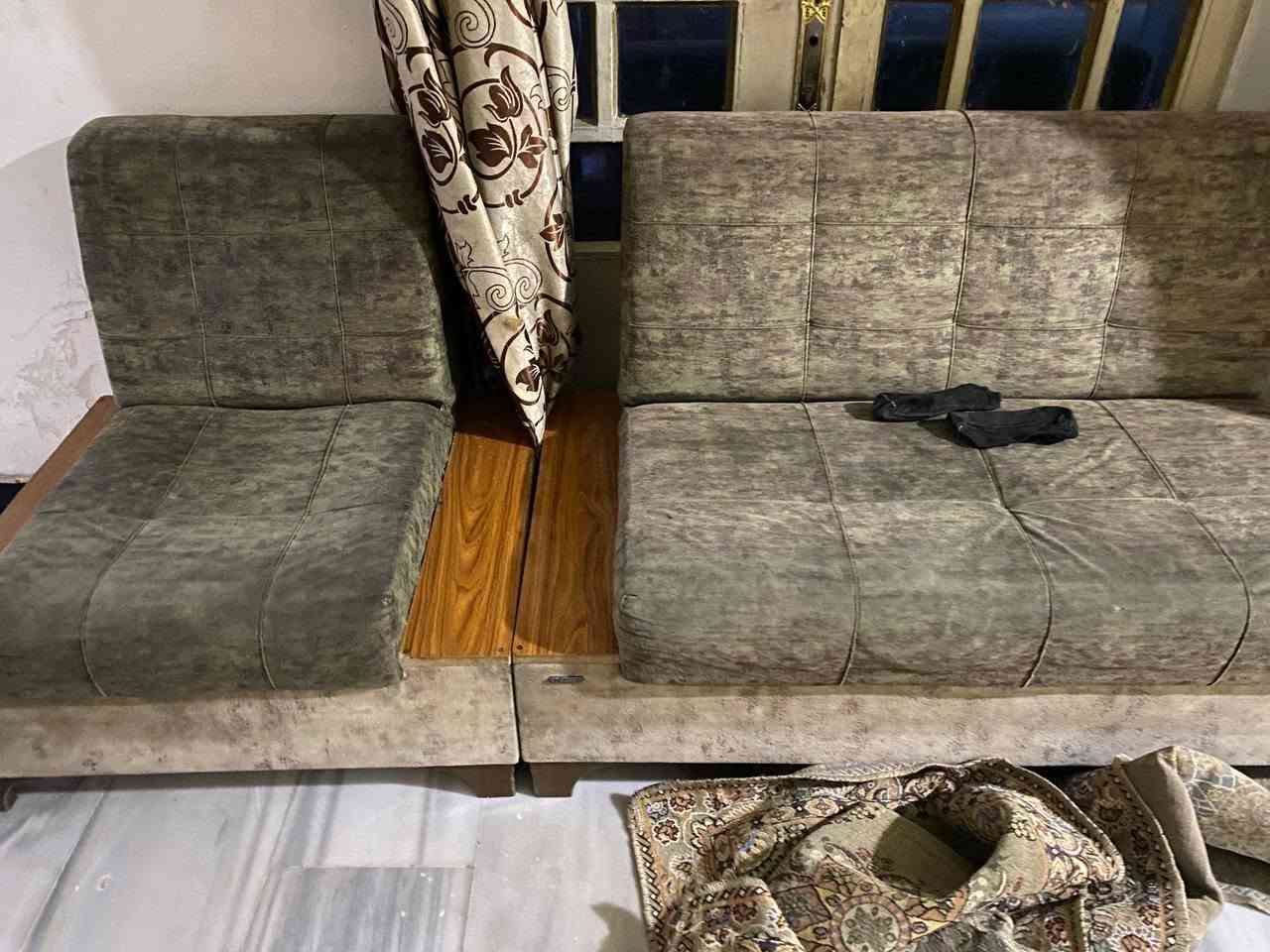 تخم مستعمل🔥
القماش يحتاج تنظيف أو تبديل حسب الرغبة.
الخشب قوي جدًا ومتين وما بيه مشاكل.
مناسب للي يريد يجدده أو يغير القماش عليه.
سعره 200 ألف.


**إذا كنت صاحب هذا الإعلان وتريد حذفه لأي سبب، رجاءا أرسل رسالة إلى الدعم الفني**