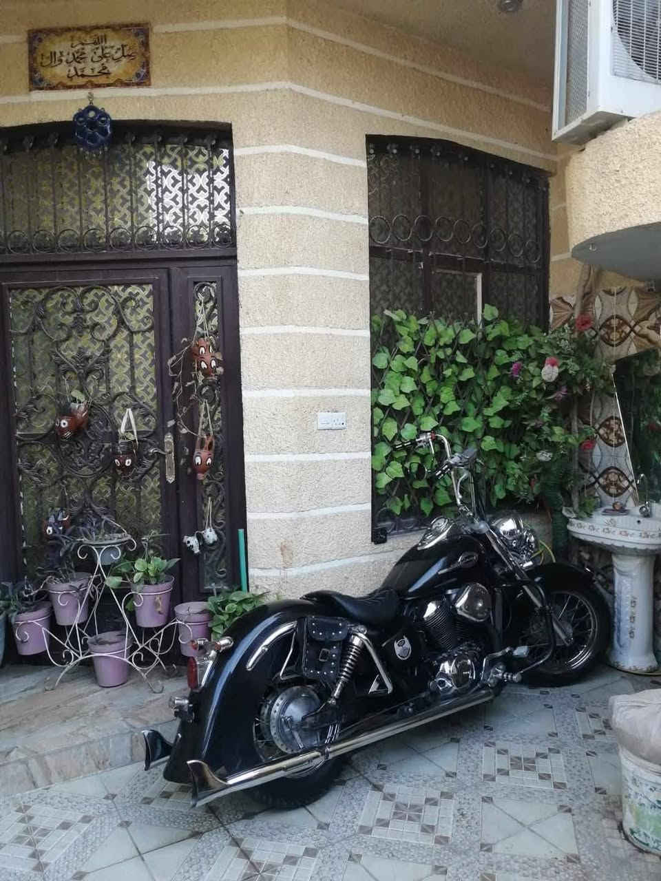 بيت للبيع مساحة 110 طابو صرف العنوان بعقوبة حي المعلمين شارع السايدين يبعد عن الشارع 50متر يتكون من اربع غرف وحدة صغيرة وحمامات عدد 2 ثلاثة طوابق بناء حديث📞 ***********

