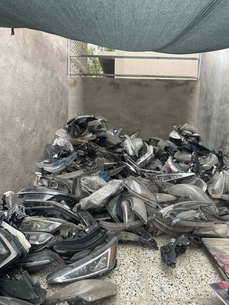 سلام عليكم جام لايت تفصيخ اصلي وظهر لايت  كلة تفصيخ اصلي واسعار مناسبة تريدة مع الشد او بدون شد 
بغداد حي الامين 
***********
