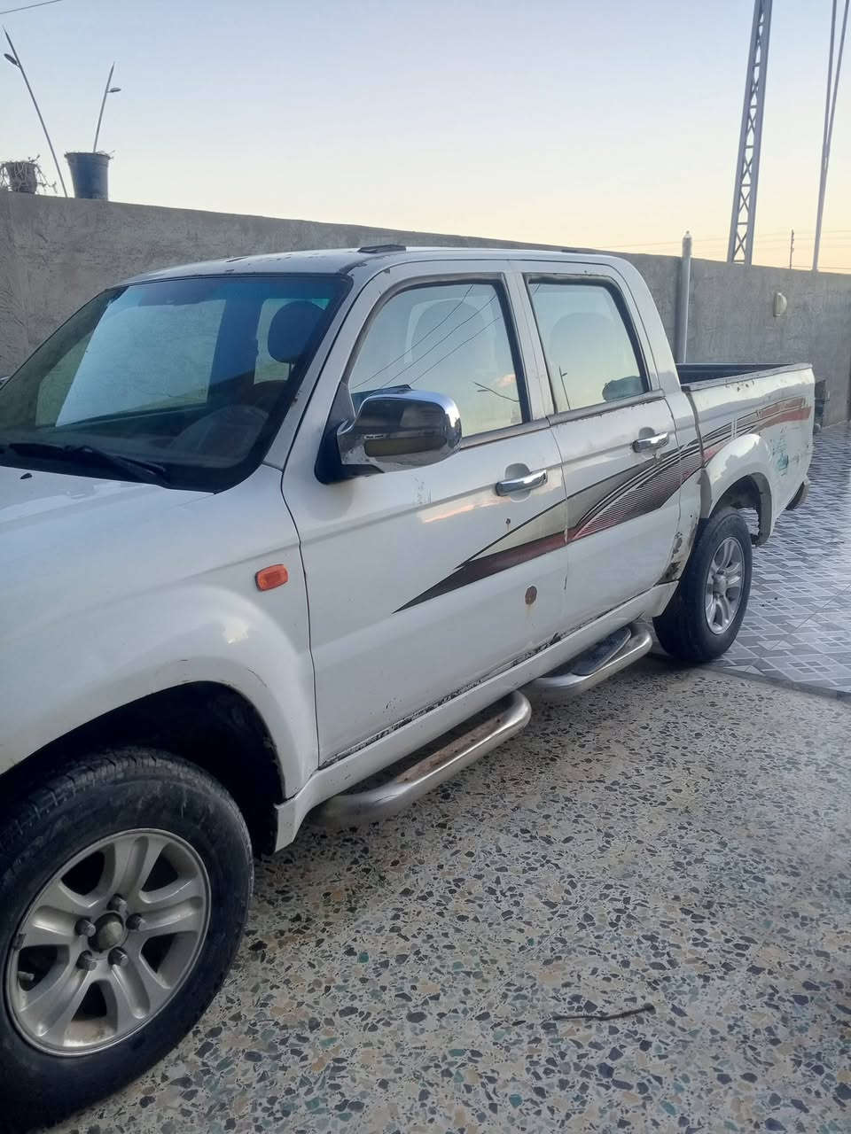 سلام عليكم سياره سكاي موديل 2013 رقم واصط سياره مثل ما تشوف بل صوره محرك كير فول السعر 30 التواصل ***********
