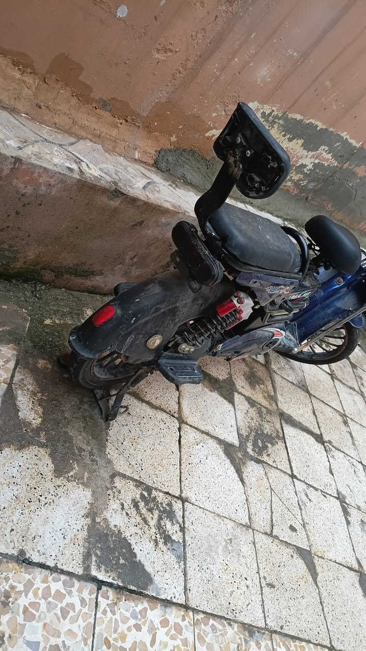 السلام عليكم ماطور شحن للبيع حجم 20 ماطور كامل فقط ينردلو باتريات شرط انطيك الماطور اذا ما باتريات يرجع العدد باتريات 5 حجم الصغير انطيك الملف والعقل شرط عل فحص سعر الماطور 75وبي مجال شراي تعال خاص ويرهم مرواس ويا باسكل عبد الحليم بس يكون جديد وانطي فرق عنوان موصل حي البلديات  استفسار رقم  الهاتف ***********
