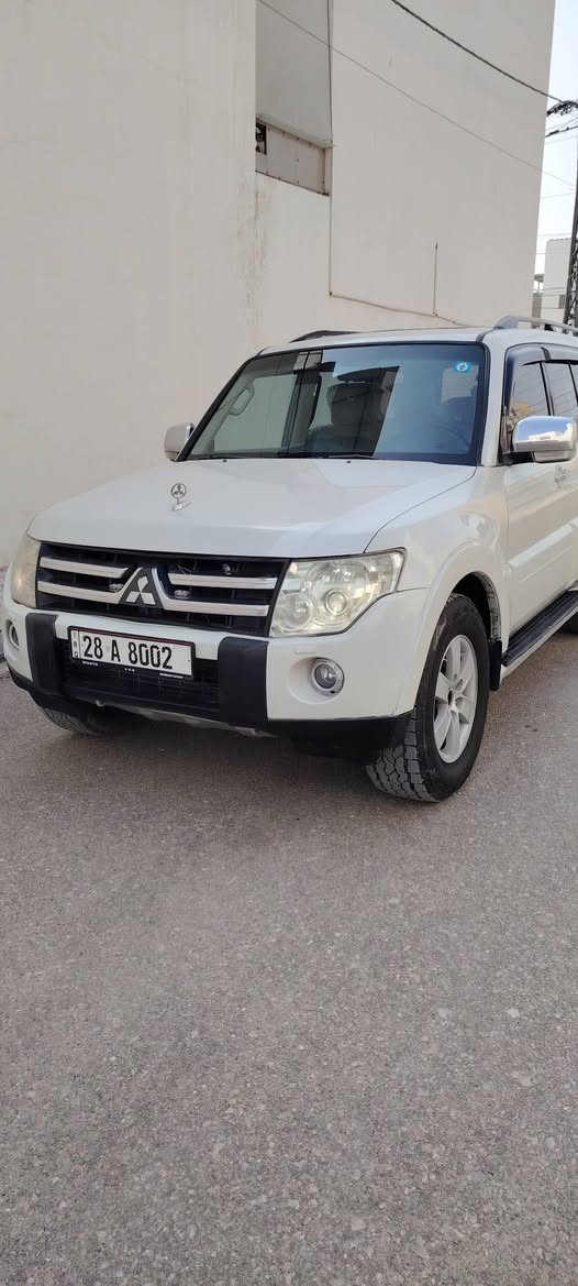 سلام عليكم باجيرو 2008 لون ابيض ثلجي سياره فول مواصفات رقم مميز تحويل مباشر السيارة هستونة محوليها يعني هزة جديدة موصفات السياره فتحه كشن جلد كراسي كهرباء تدفئه تبريد بالكشنات تبريد تلاث قطع تحكم ستيرن شاشه ايباد كاميرا دواره خمسه ويلكب منظومه زنون ثلاجة سبايدرات بلقماره يدات باب ستيل ترحيب بلبيان وبعد بيها هواي مواصفات كير ومكينه وضع شركه تدفئه تبريد وضع شركه حداديه جديده تخم تاير جديد كل نقص مابيها ملاحضه خشم الجاملغ الايمن شوية صبغ والجاملغ الايسر شويه بدون دواخل  بلعافية ع الي يخاذها السعر 112 مكان السيارة نجف للاستفسار الاتصال ع الرقم ***********
