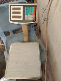 ميزان الكتروني للبيع السعر 25 مكان حي الرحمه الشماعيه رقم الهاتف 07713...