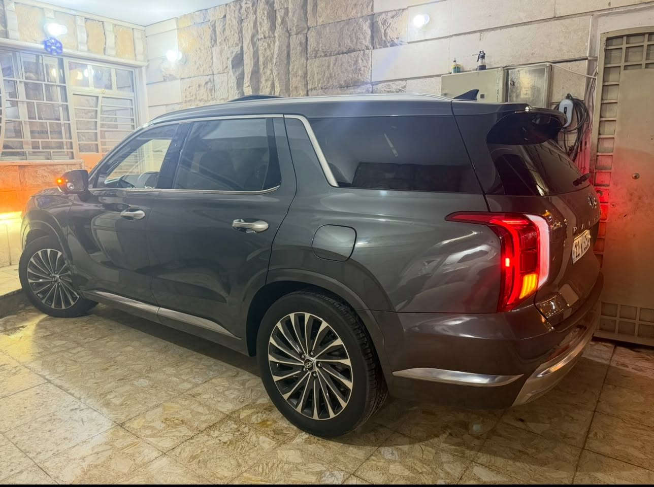 السلام عليكم للبيع هونداي بالسايد 2023 كلكرافي اعلى فئه بال بالسايد السياره وارد امريكي حادثهه جاملغ صفحه اليسره والبنيد جاملغ مصلح نفسه والبنيد مبدل فقط ماشيه 29 السياره جديده بمعنى الكلمه مواصفات معروفه فول مواصفات واحد على واحد السياره جديده لوك للشراي للستفسار الاتصال *********** مكاني بغداد الجديدة حي المعلمين للبيع او الامراوس حسب القناعه
