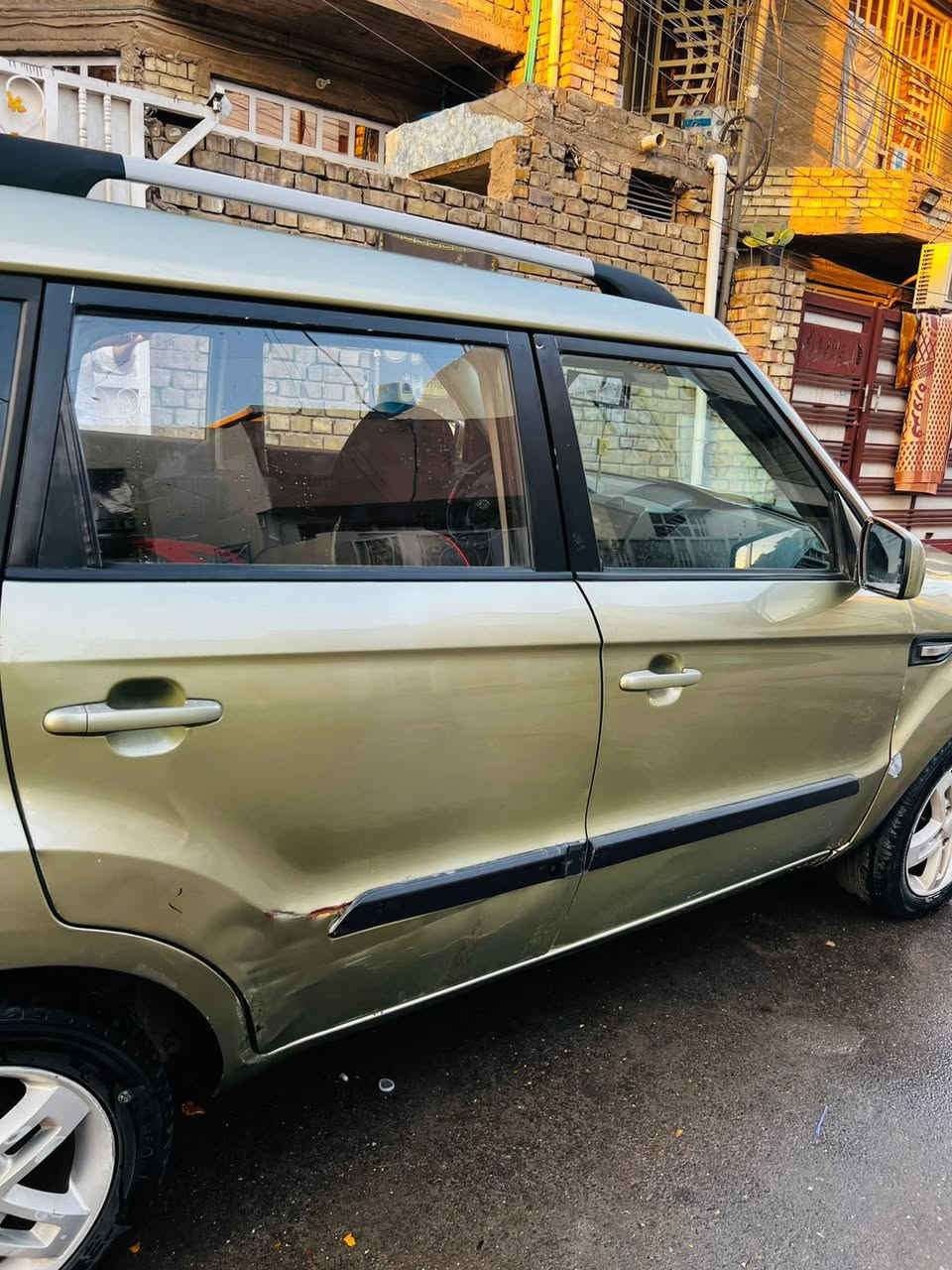 السلام عليكم كيا صول موديل 2011 سياره رقم اربيل الجديد مصبوغه حزام كير صدر لايت جديد هزه جديده سياره بيها كاز كيت فقط طخم تاير كامله هذا رقمي اتصل ما موجود ع نت مكاني بغداد بلديات *********** هذا رقمي
