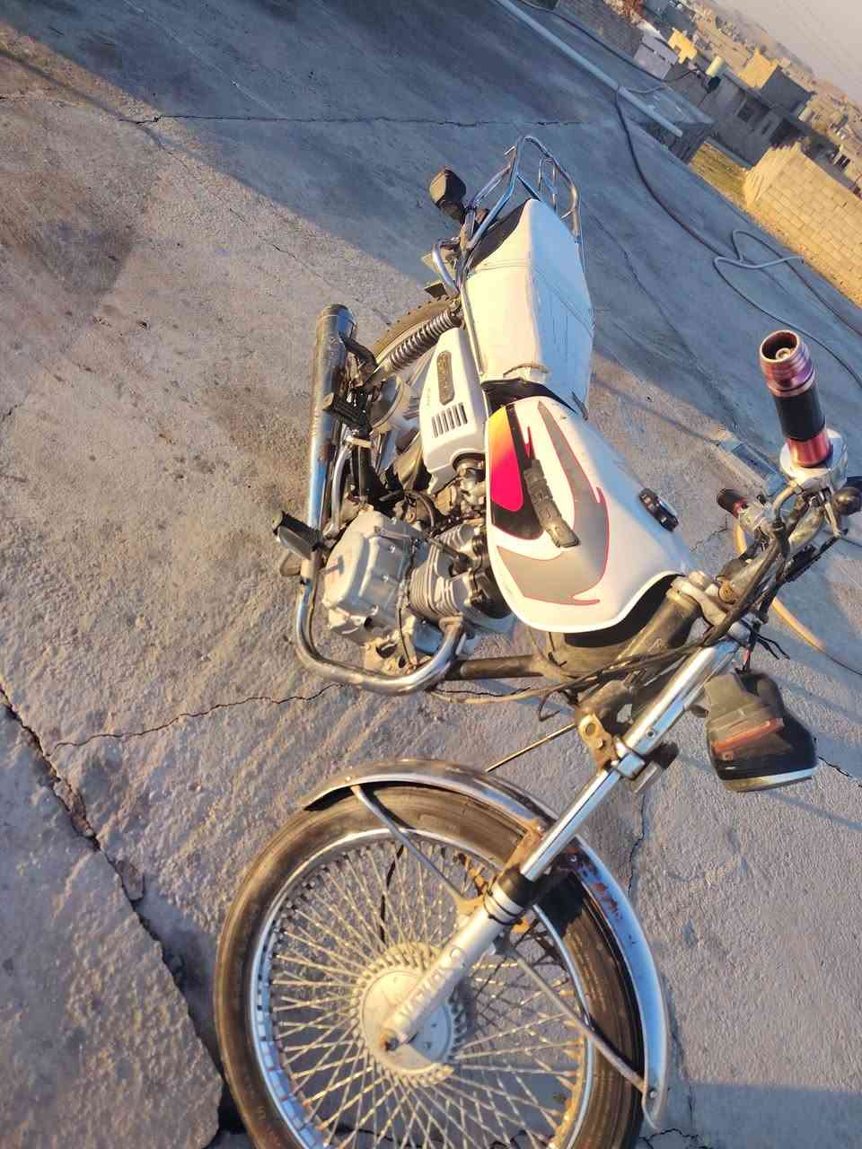 السلام عليكم ورحمة الله وبركاته ماطور للبيع تايكر 2020 محرك مبدل ولفات محرك نضيف لا مخمش ولا يلمع كلو وكاله بس الويل الورا نجمه دبلات كلهن شغلات كزوز كاتم مال 24 ابو الختم الماطور يعوزو دشبول فقط لا غير
#ملاحظة_لا_تخابر_شبي_مابي_كلشي_مكتوب_سعرو_مناسس_جوا_300الف
اتصال ***********
ايضن خاص موجود يرهم مراوس ب ايفون
