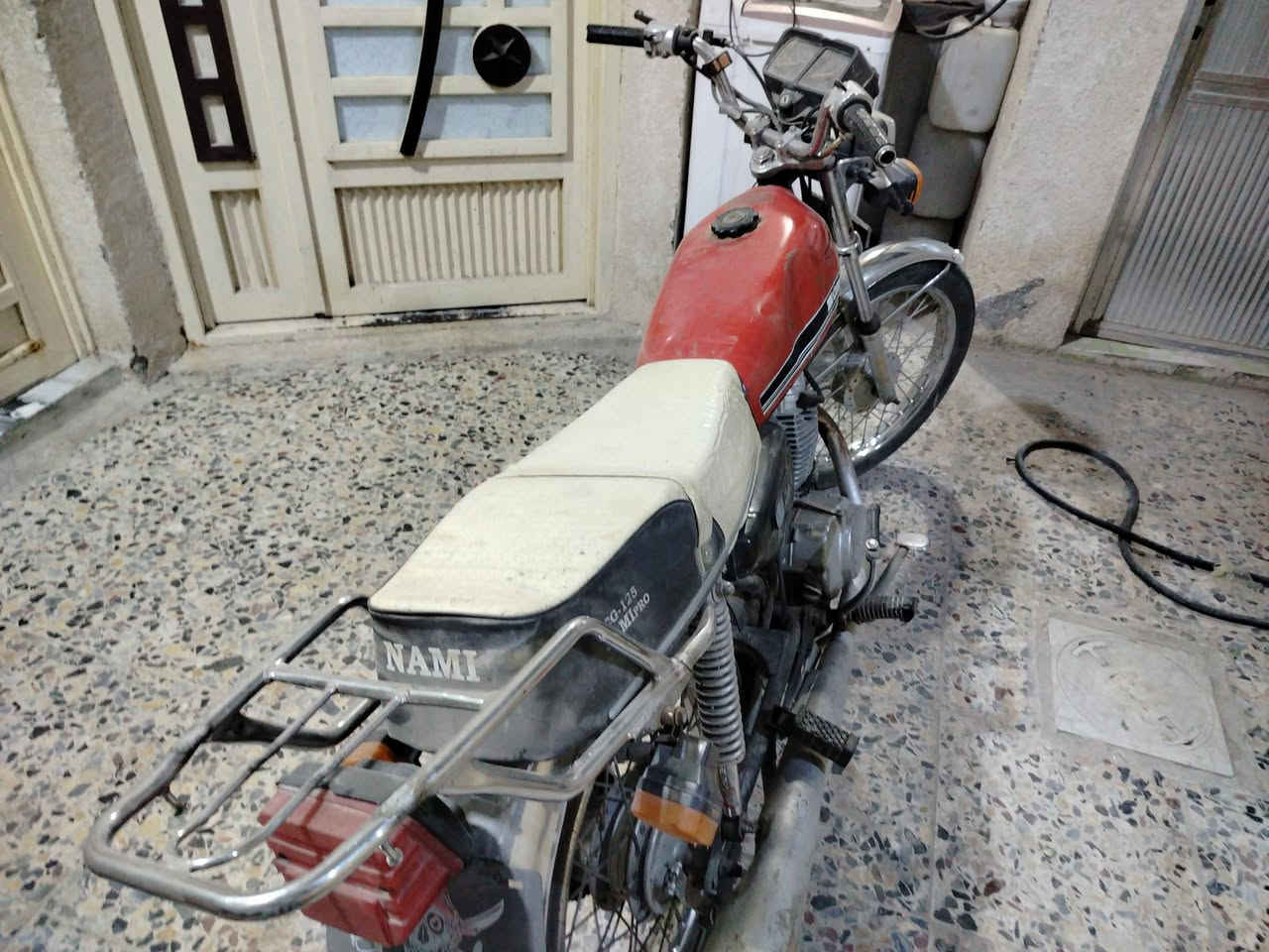 السلام عليكم درجة اربعه كير صيني سعرها 350وبيها مجال رقم هاتف ***********
