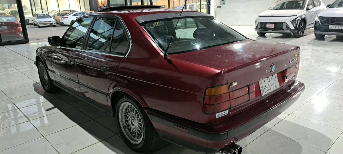 السلام عليكم..
للبيع BMW حجم 525i فتحه.اصل وفصل 
كير ومكينة شرط طخم أمامي وخلفي جديد صبغ عقجين موديل 92داخل جلد سيارة جاهزة..اكثر تفاصيل.  📞 وتدلل ***********
