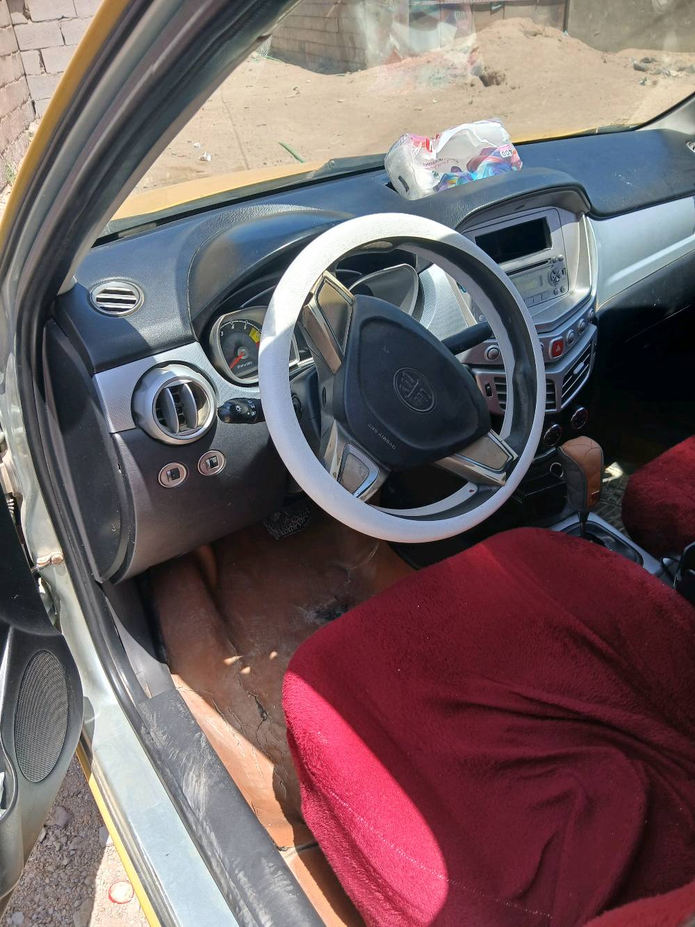 لسلام عليكم فاو اول***********ي موديل ٢٠١٤ مكينه كير بل جيس تبريد ثلج وي السويج كشرتهه شوف العين مابيهه حادث السياره سنويتهه لل ٣٠ باسمي مصفره هزه جديده رثم انكليزي للبيع ب ٣٣ او المراوس