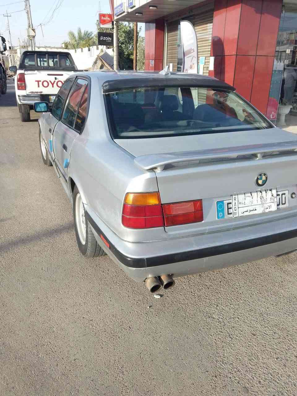 للبيع BMW  موديل 93 محرك مفتوح جام كهرباء اكشانه كهرباء تنته اسلايت تبريد شغال السعر 55 مكان رمادي اجويبه موبايل ***********
