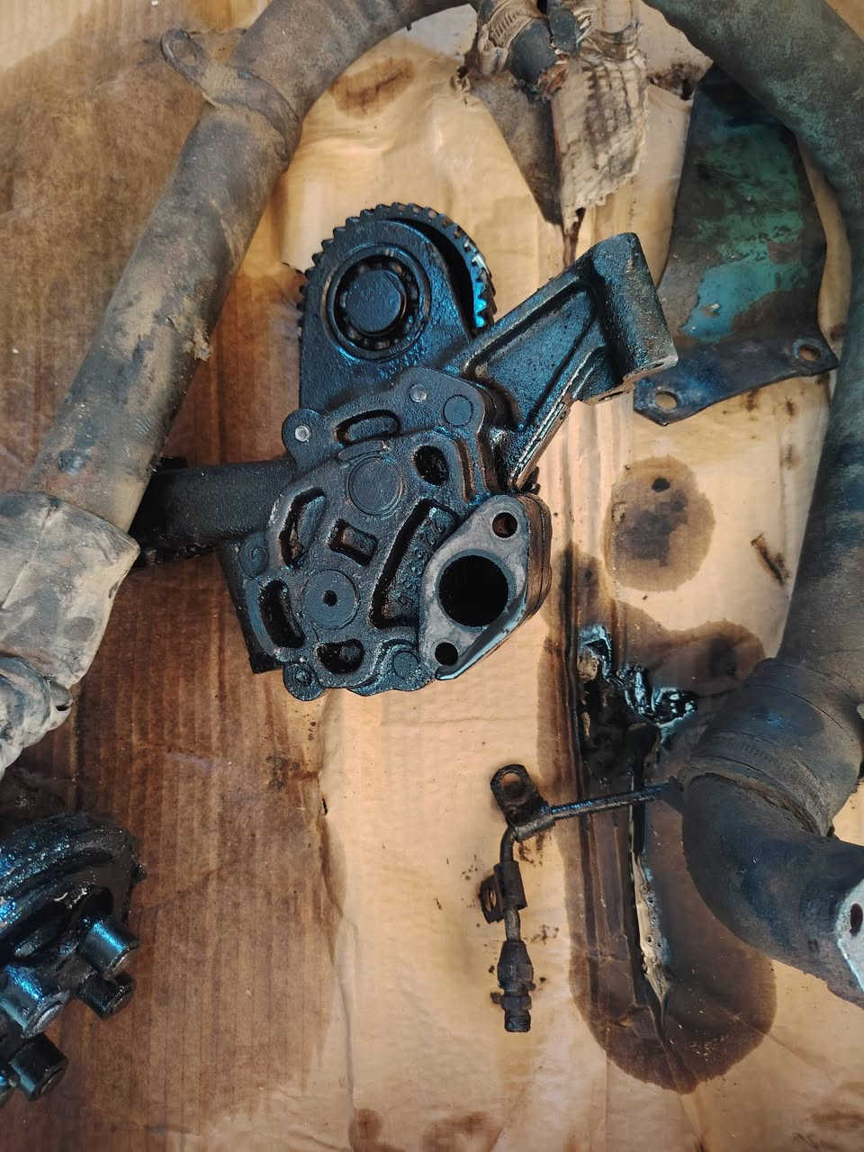 غراض محرك سكانيا ١١١ للبيع  كيس دهن +اويل بم +دكشن + واتر بم ومروحه اللاستفسار ***********
