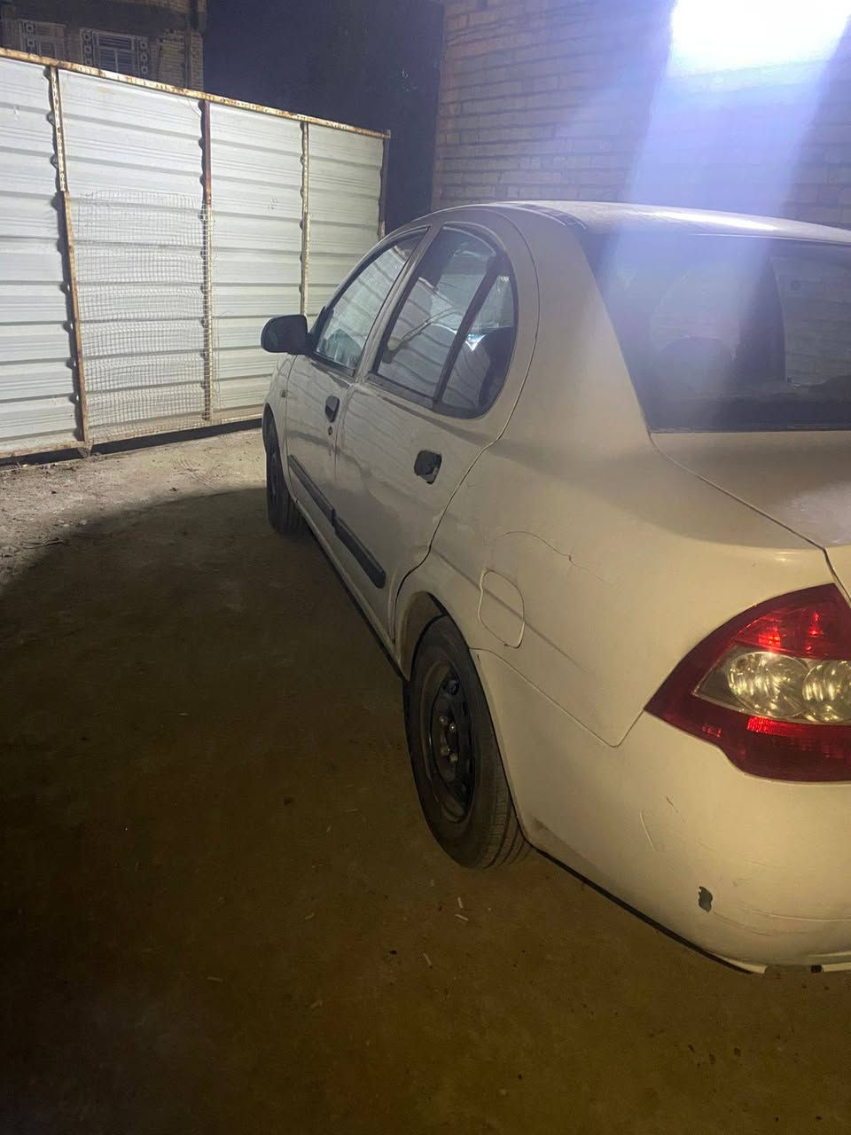 سلام عليكم
للبيع طيبه 2014 
سياره كير ومحرك جدد 
تبريد شغال 
سياره مجفيه ومصلحه ومصبوغه عام 
جاهزه مابيها نقص 
السعر /27 ورقه 
للاستفسار/***********
مكاني بغداد الغزالية
