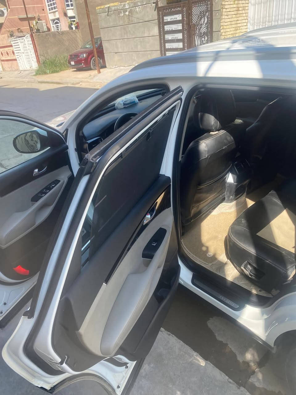 سورنتو١٩ خليجي ٦ سلندر بسمي كشنات كهرباء جنطه كهرباء سياره مكفوله من الصبغ والتبديل والموصفات معروفه كل نقص مابيهه كلهه شغاله السعر ٢٥٥ قفل  مكان بغداد جكوك الشراي يراسل واني بل خدمه *********** وتساب
