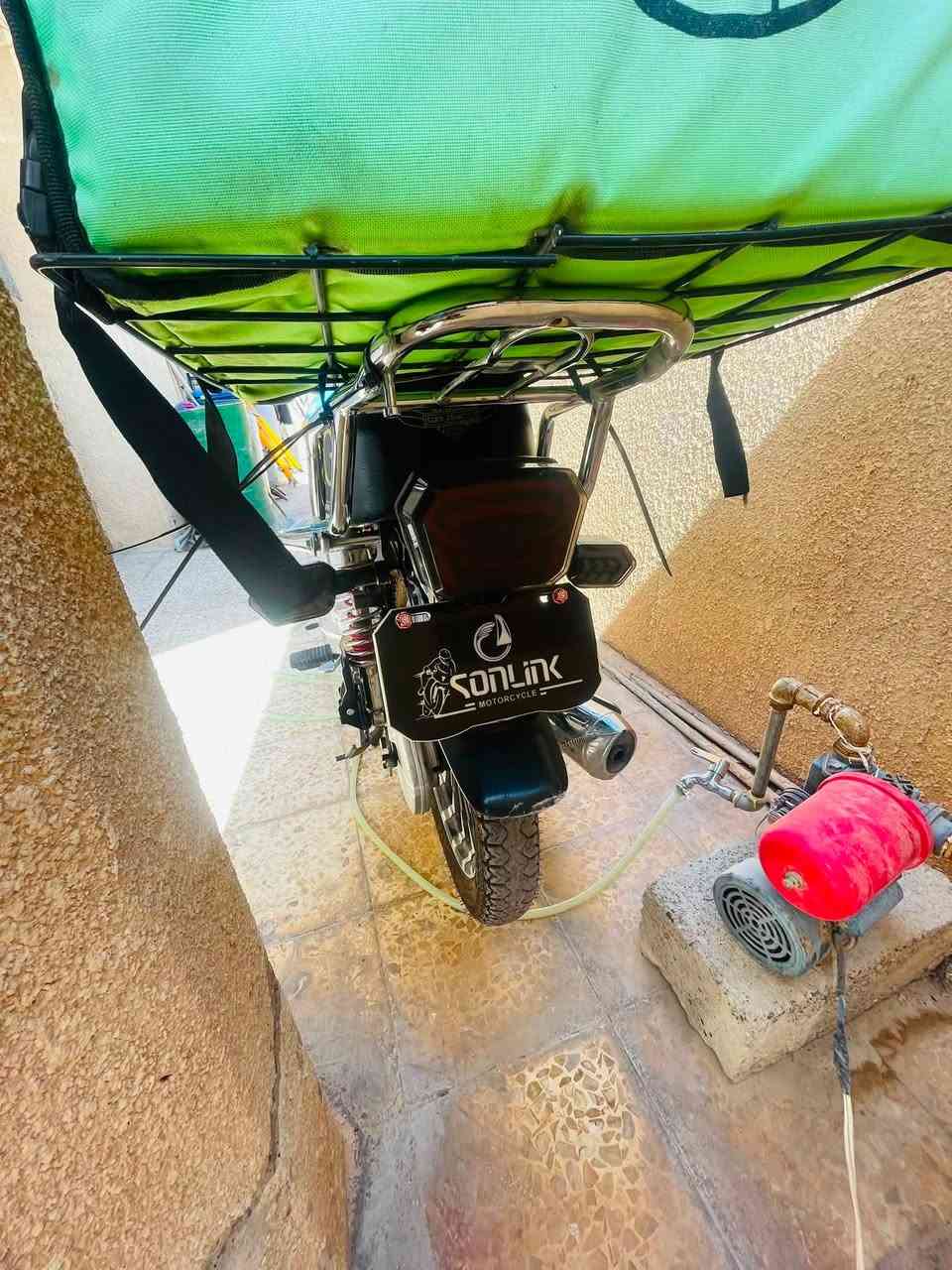 للبيع سيفان موديل 25 محرك 200 بلادي
دراجه مستخدمه 3 اشهر دراجه حلوه وجاهزه بدون لا دعمه ولا واكعه دراجه كفاله كل شي شغال 
مكان تكريت 
سعر 765 وبي مجال بصيط حك الجيه مو 50 كبل تنزل بكيفك
للاستفسار ***********
