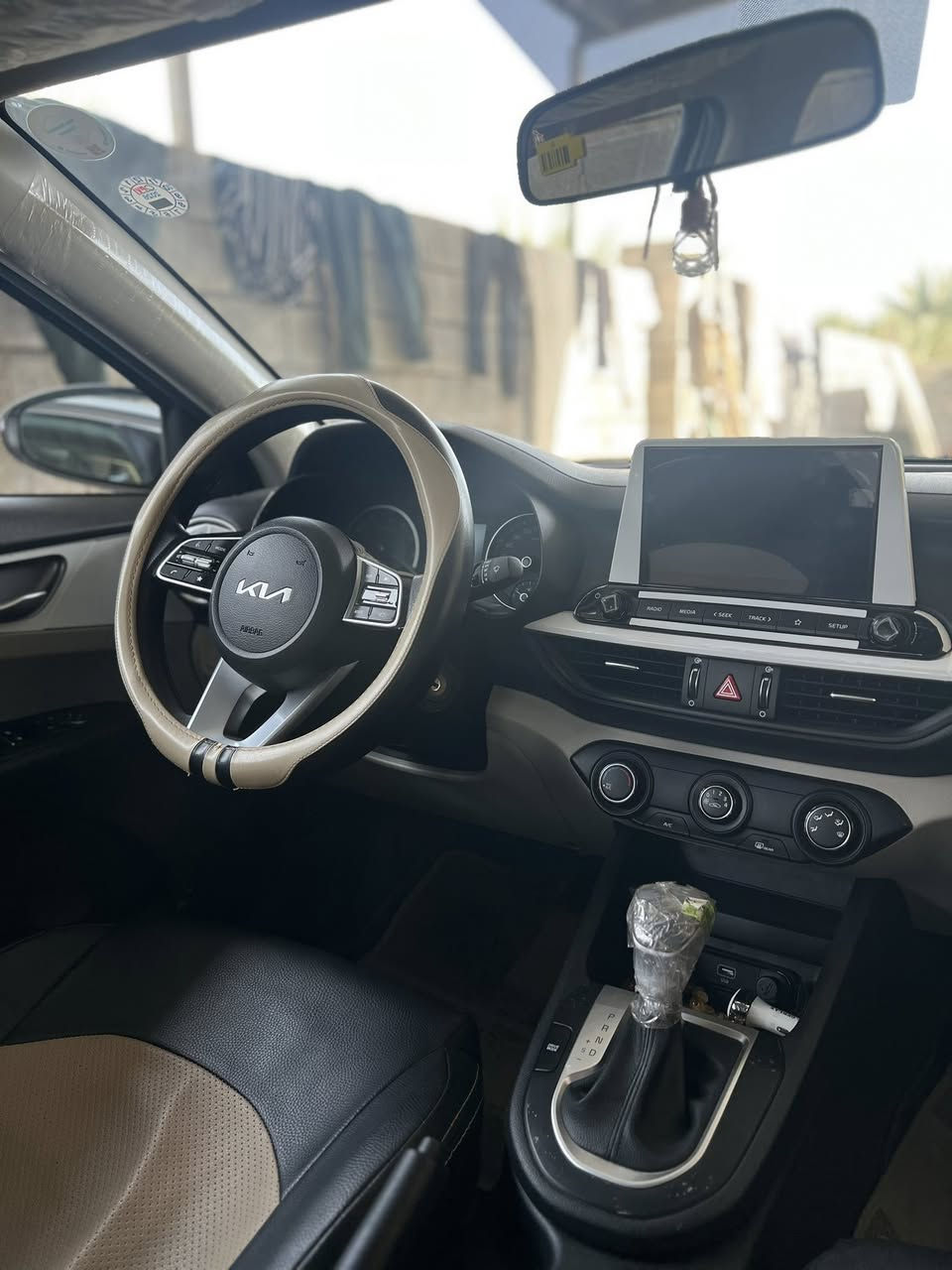 سلام عليكم
سيراتو للبيع موديل 2024 فول موصفات

محرك 2000 دوش

داخل لونين

تبريد قطعتين

شاشه تحكم استيرن

مكفولة كفاله عامه

ماشيه 32

سياره جديد بمعنه الكلمه

رقم اربيل انكليزي تريد تحويل تريد وكاله

***********

مكاني قظاء الصويره

الشراي يتصل
