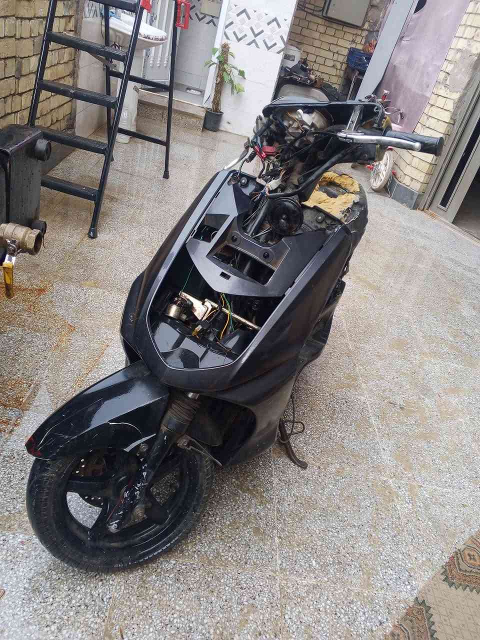 سلام عليكم لبيع سكني نثيه
علوان بغداد ***********
