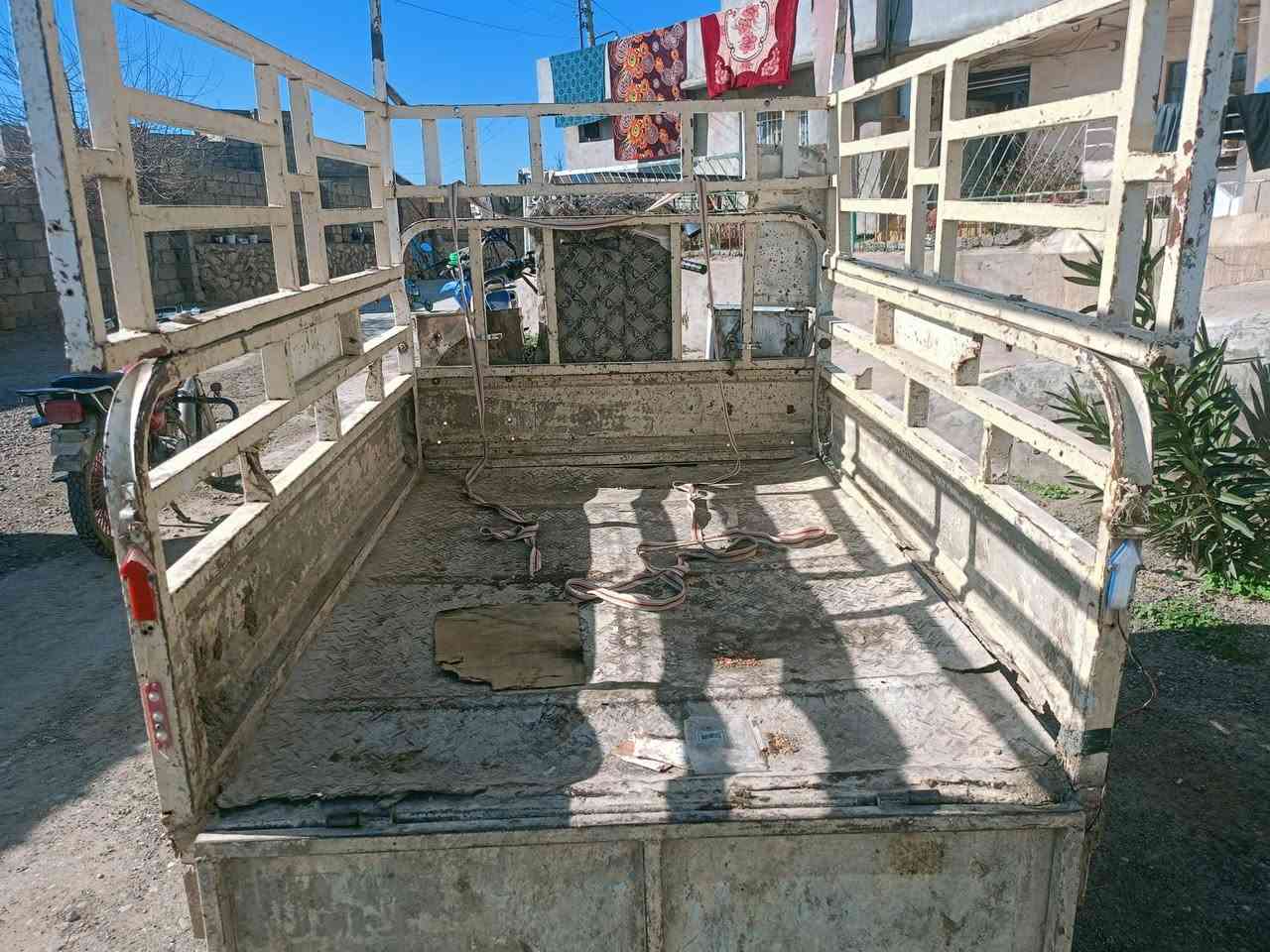 سلام عليكم ستوته للبيع ستوته نضيفه سلف نكره هندر كلو شرط كهربائيات شغاله بس البودي بي خيسان شويه بس يتعالج السعر 500وبيه مجال الرقم ***********والخاص مفتوح المكان قريه السفينه جنوب الموصل
