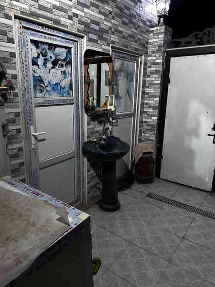 دار للبيع طابوصرف ١٢٠ متر ركن على ٣ شوارع....
موقع حي الكرامه قرب المستشفى..
غرفتين وصاله واستقبال وصحيات ...
بناء جديد سقف عكاده سعر ٩٢  ***********
