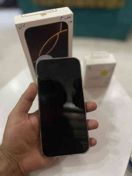 سلام عليكم ايفون 16 برو ماكس شرق اوسط وتر برو بعده بضمان فاتحه شهر السادس بهاي السنه يعني صارله ٤ اشهر من مفتوح الجهاز ذاكرته 256 نضافته ١٠٠٪؜ بعده بضمان بطاريته ٩٨٪؜ مشحون ٢٠٠ مره اطيك بي ضمان ٣ ايام ولابي شخط وياه الجهاز الباكيت الاصلي مالته وشاحنه وكيبل اصليه وكفر شفاف وعدسات ولزكه كلهن اصليه من مركز ابل ستور الجهاز ١٤٥٠ وبي مجال حك الجيه وجهاز مالت بيت استعمال شخصي محافظ علية كلش شحنه يطول يوم ونص بهل الحدود الموشراي لايكسر بلسعر 
رقم الهاتف ***********
