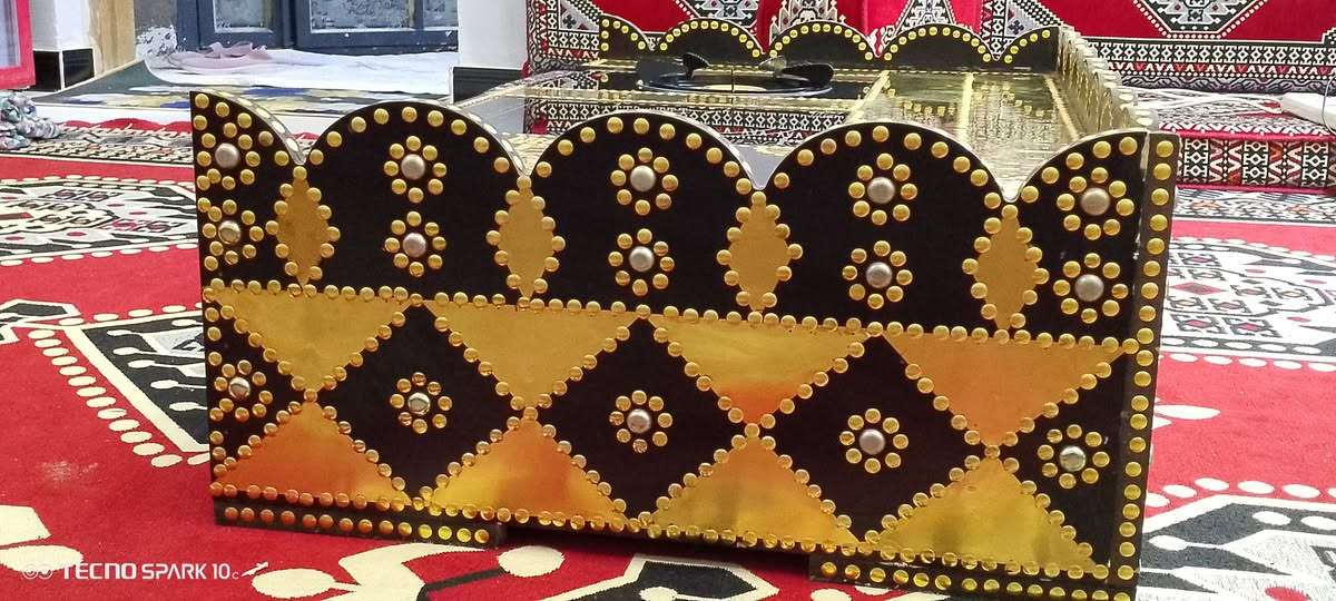 منقلة شغل عراقي خشب HDF ضد الرطوبة والحرارة مغلف نحاس
القياس 110 سم والعرض ٦٠ سم  شغل درجة أولى طباخ كهرباء نوع رويال أبو الضمان  ➕طباخ غاز 
للإستفسار المراسلة على الخاص او  الاتصال على الرقم ***********
