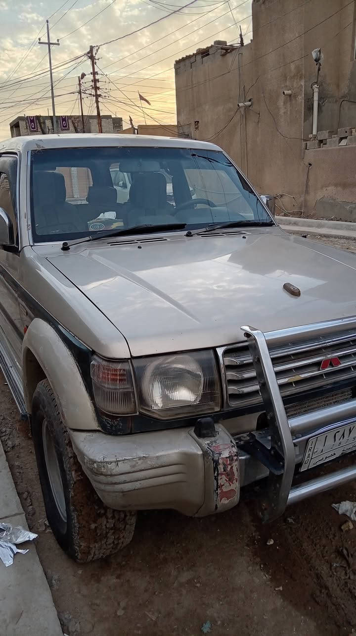 باجيرو موديل 2000 محرك فيفيتي السعر 52 وبي مجال المكان بغداد الرقم الهاتف *********** بيع او امراوس
