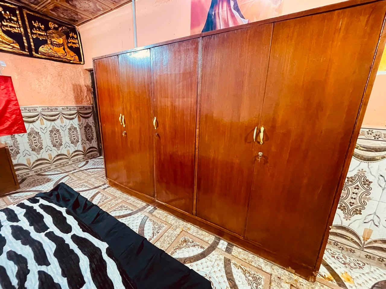 غرفه عراقيه تفصال البيع سعر 350 وبيه مجال عنوان زبير. رجآ موشراي لايتصل ***********
