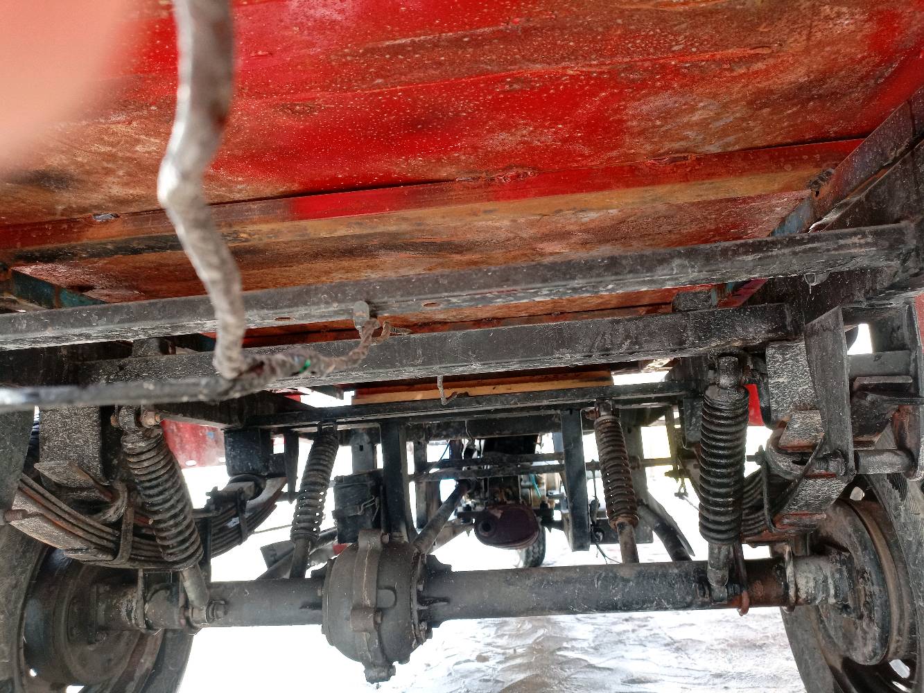 السلام عليكم ستوته دايوان للبيع شغاله كلشي ما بيها بس السلف يرادله صچم وعداد السرعه و النمر والباقي كله شغال  ، و مصبوغة للتجميل ، شوف الصور أذا عجبتك المواصفات راسلني واتساب لأن رقمي واگف ، عنواني العماره فلكة الماجديه ، وأنطيك يومين ضمان أي شي يصير بيها رجعلياها بعد اليومين ما ترجع وياها أوراقها .