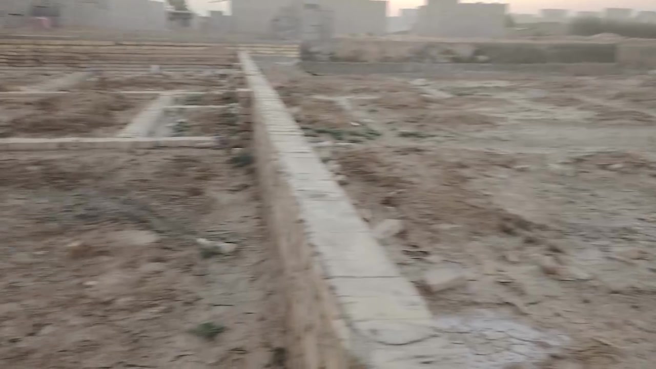 قطع للبيع قريه عباده الثانيه المساحه 700يعني 3قطع ونص خدمات كامله سعر القطعه الوحده 20 وبيهه مجال اي استفسار الاتصال ع رقم ***********
