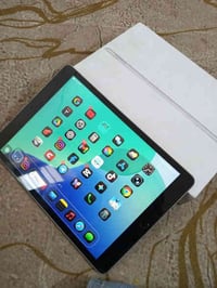 ايباد 9 ذاكره 64 مبدل فقط كلاسه نضافه 100/98 سعره 250 وبي مجال07756403...