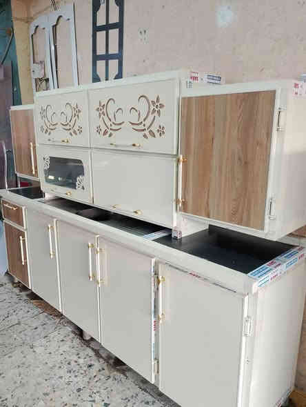 سلام عليكم كاونتر مستعمل للبيع نظيف جدا جدا مترين ونصف سنكي السعر 275عنوان كربلاء حي  العسكري لعابد ومقابل مستوصف ***********او***********
