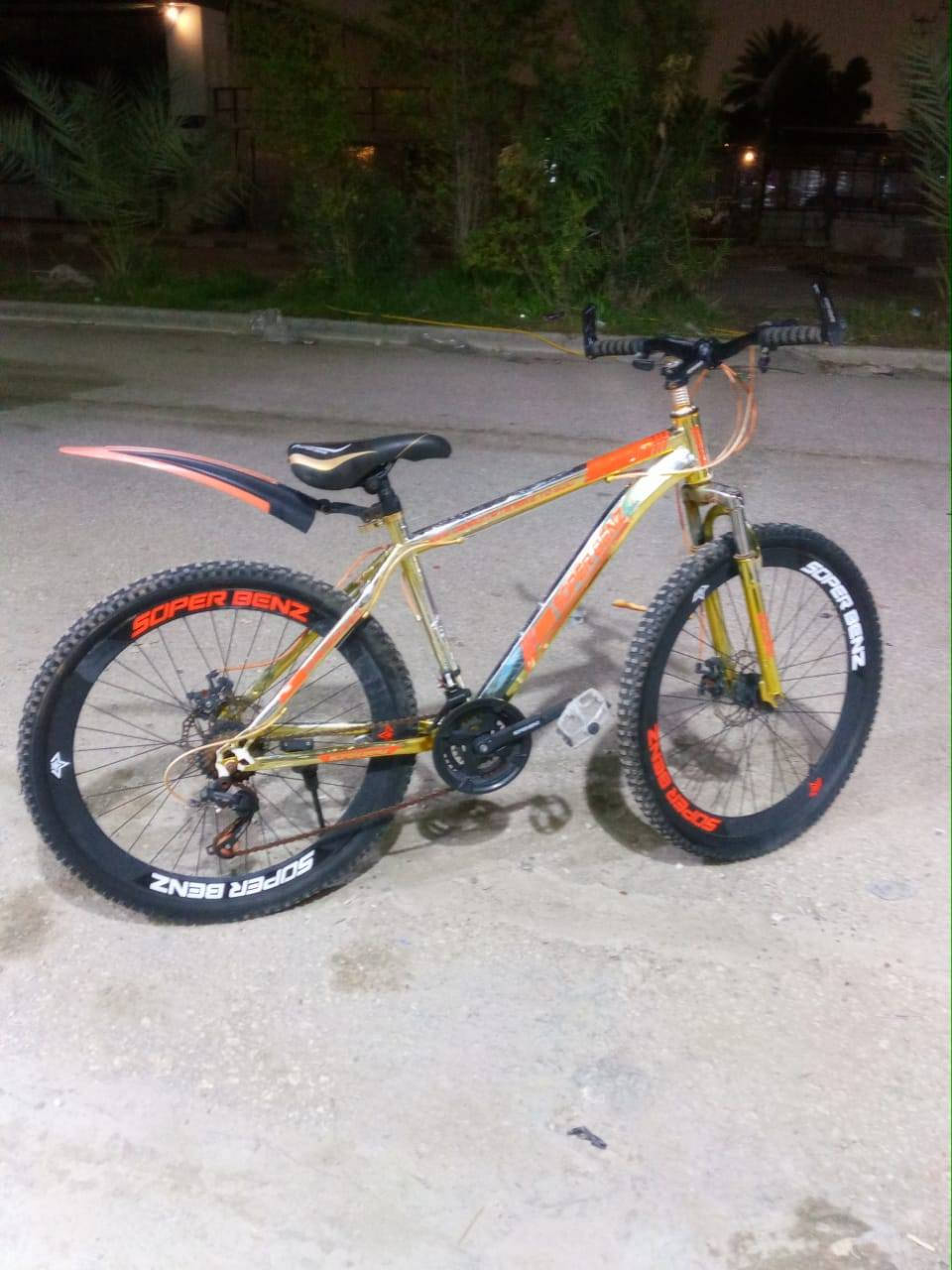 سلام عليكم حبايب بايسكل سوبر بنز ياباني ستيل ٧ مكاين ودبل امامي كله شغاله 
بيع او مراوس   مكاني نجف حي السلام توصيل موجود ***********
