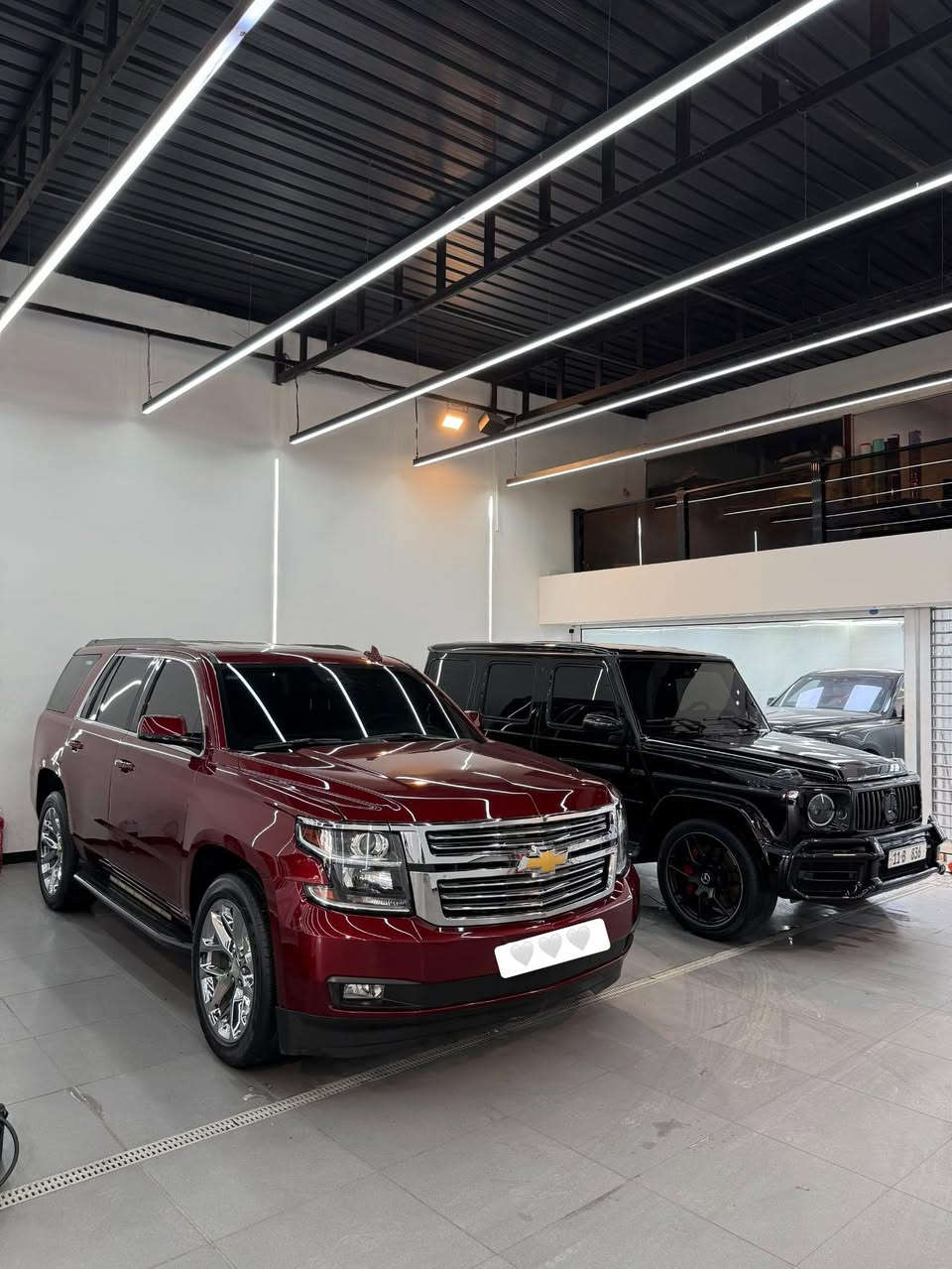 السلام عليكم اقره المنشور كامل والله يوفقكم الي مو شراي لايتصل تفاصيل السياره كله ذاكره مع جزيل الشكر 

المسافه المقطوعه 110 الف حقيقي شرط الفحص
 1- النوع . تاهو بتره 
2-الموديل.  2018
3-الحادث:_جاملغ خلفي وقبق صندوق
 4- حالة الايرباك:_سليمات
____________________________
الموصفات :_فول الفول عده البصمه فقط
1-رادارات امامي
 2- فتحه سقف(سلايد)
3-المحرك 5.3
4-جنطه كهرباء
5-جنطه شفط
6-داخل جلد اسود
7-الكشنات vip
‏8-DVD بالقماره (شاشه)
4- كامره خلفيه 
10-كشنات كهرباء
11-تدفئه كشنات
12-كشن ذاكره خزن 
13-تشغيل عن بعد
 14- شاشه كبيره+قاصه
رقم بغداد هزه سنويه جديد تحويل مباشر
اللون ماروني كشره سليم من الخدوش والتكحيلات السياره مثل الصور واحلى بعد كير محرك مكفولات من الفتح والتبديل تخم تاير وكلشي بيها جاهز وجديد مابيها اي نقص حته بولش وحمام مسويله
السعر 310
للاستفسار *********** اتصال+واتساب غير متواجد ع الفيس 
لعنوان بغداد / حي الجامعه
