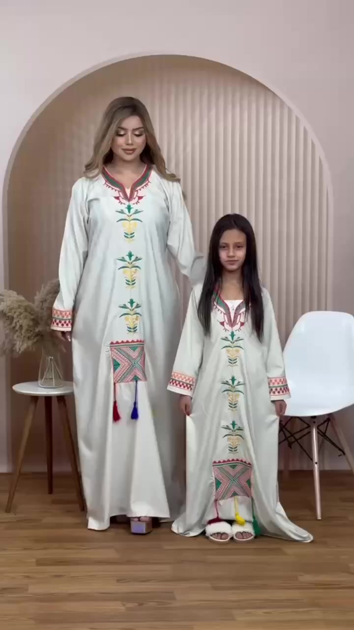 #جملة #توينز_الام_والبنت
نوع القماش 👈 (كشمير  ) اصلي لايوبر ولايكش 
القياس الام 1 و2 
البنت 1 و2 
سعر الدرزن 24 قطعه 210 الف


**إذا كنت صاحب هذا الإعلان وتريد حذفه لأي سبب، رجاءا أرسل رسالة إلى الدعم الفني**