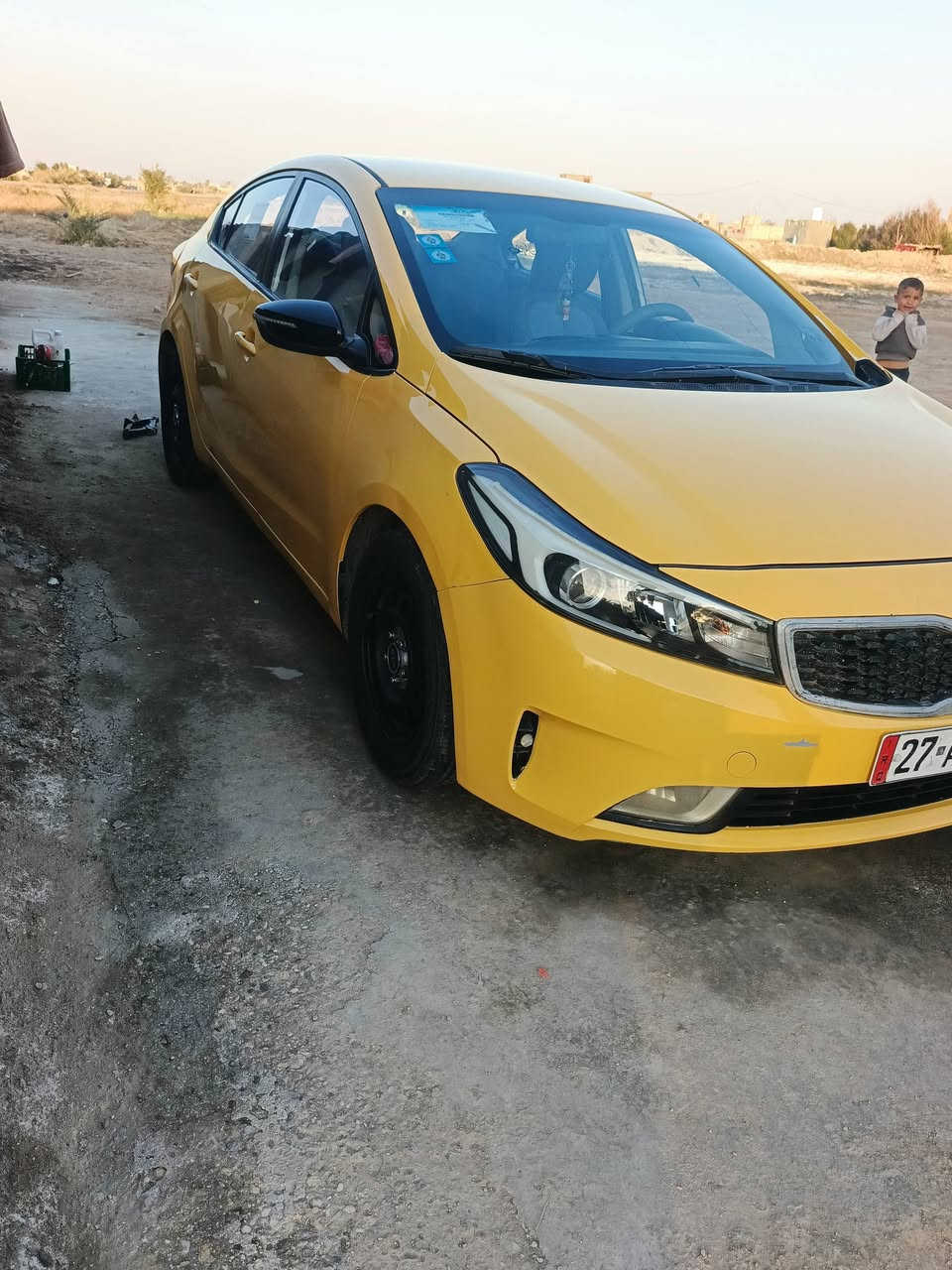 سلام عليكم سيراتو البيع موديل 2017بيه طخه جوه قبق البانزين والباقي مكفول كير ومكينه وتخم تاير وحداديه مكفول رقم جديد ذيقار ***********
