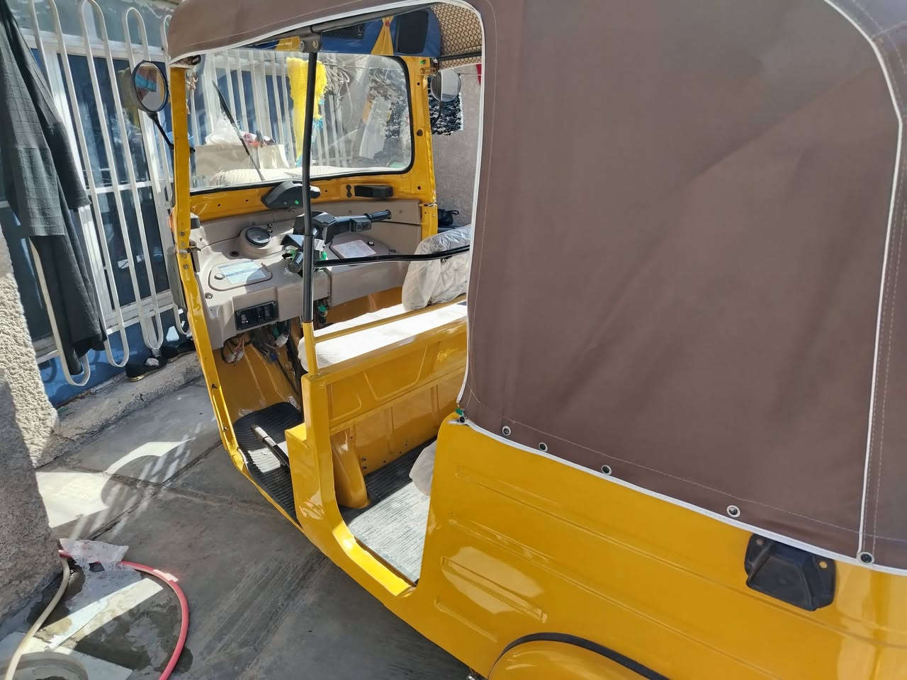 السلام عليكم تكتك للبيع 20 مرقم سنويه كامل تحول بغداد حي النصر   واتساب *********** او اتصل سعر 6و800 بيه مجال
