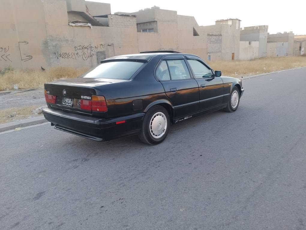 BMW 525 
GER عادی
MODEL 1989
ئاڕم پلاستیک سلێمانی نوێکرایتەوە عامەلۆجوانی
هەرچی تێدایەبەشەرت
دوو جام سلاید کارەباشاشە
ئایپارد4تایەوپاتری 1هەفتەیە
بەستراوەسعر28$مەجالێکی زۆرکەم شوێن هەولێربەحرکە
ژ.م.***********
W  M  Vلەسەرە
گۆڕینەوە قەرد قستم نیە أربيل, العراق
