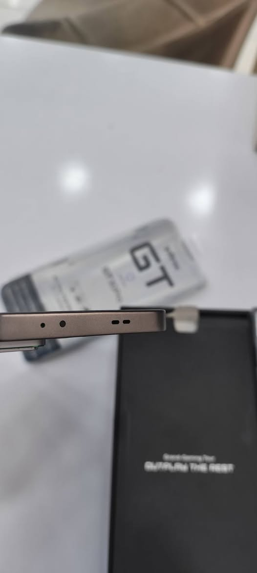 جي تي 30 برو ذاكرة 256 رام 24 شاشة 144 هرتز بطارية 5500 بوبجي 120 فريم جهاز اخو الجديد مستخدم قليل شخط ما بي غراضة كامل ويا بلادي وبي شفتات للالعاب شراي تعال خاص او اتصل *********** كركوك, العراق
