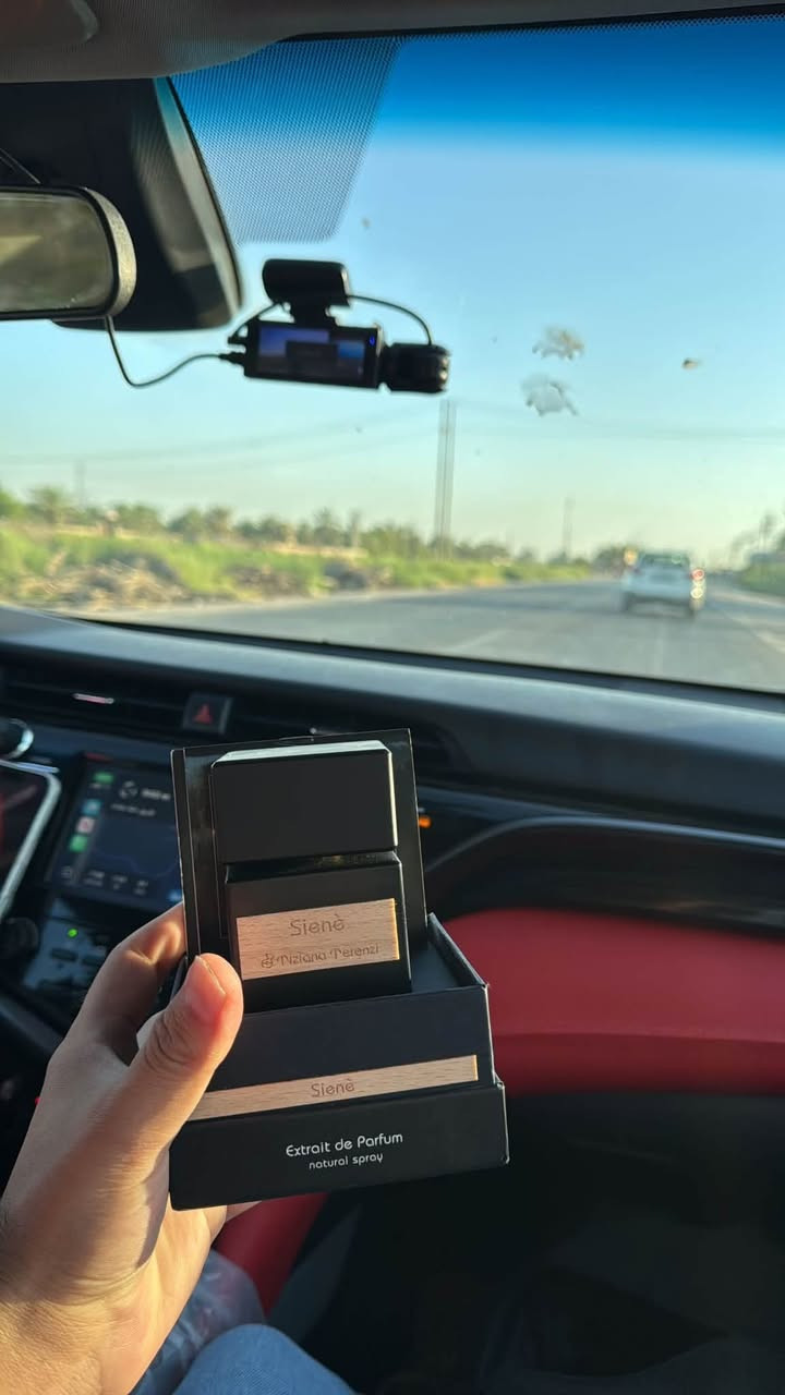 مساء الخير ع الجميع 
مجموعة عطور اصليه مستخدمه واكو منهن مستخدما رشات واكو بيهن جديده للبيع
***********
