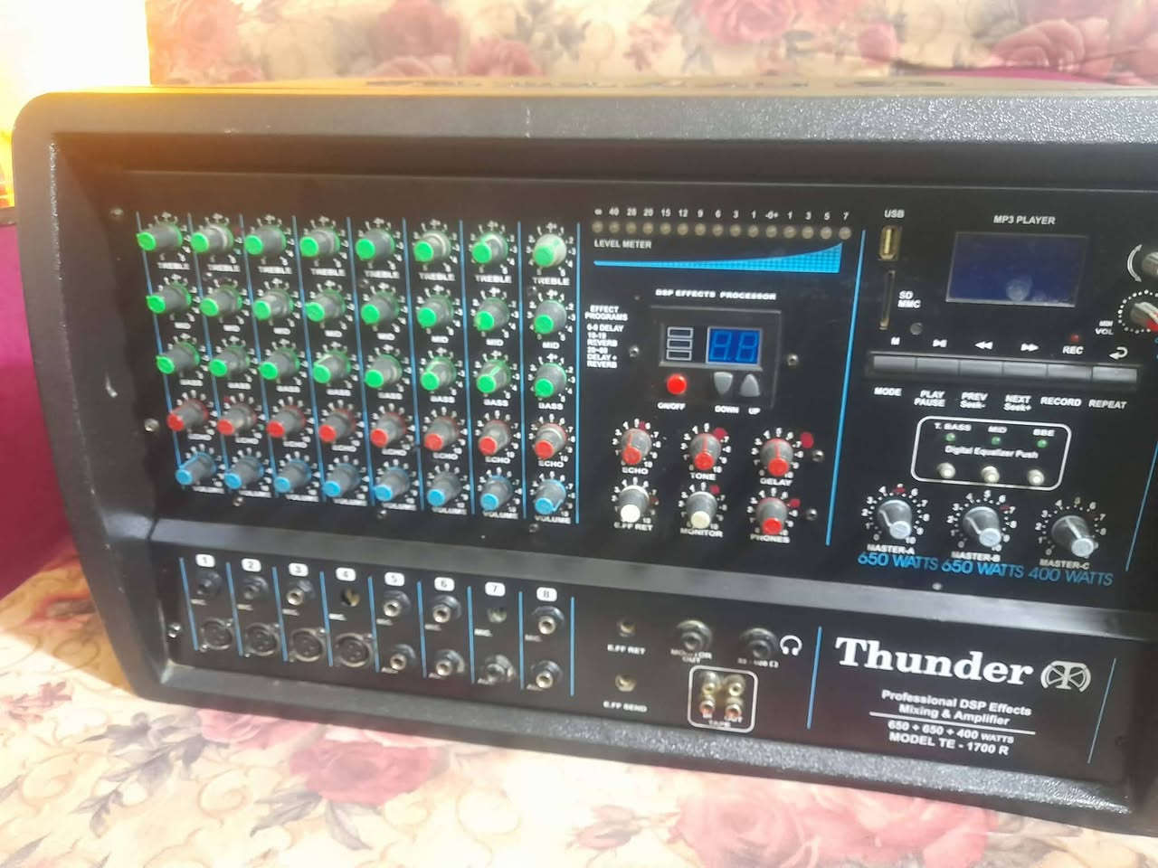 سلام عليكم 
جهاز تندر 1700للبييع 
مكاني ناصريه سوق الشيوخ 
سعر 850وبي مجال بسيط
متوفر انتصال او واتساب 
***********
