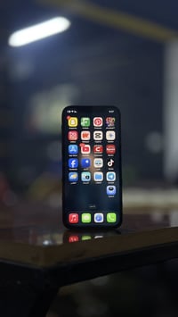 آيفون ١٢ برو • ١٢٨ • بطارية ٩٠